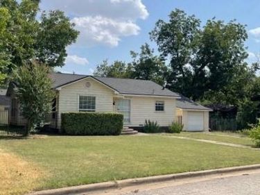 2332 Glencrest Drive , Fort Worth, TX 76119