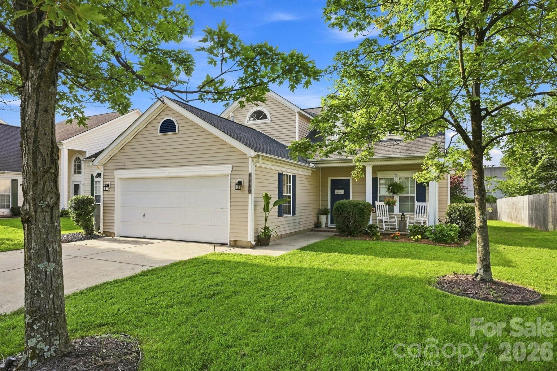 5740 Shining Oak Lane, Charlotte, NC 28269 Main Photo