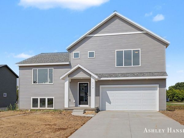 117 Chase NW, Kent City, MI 49330
