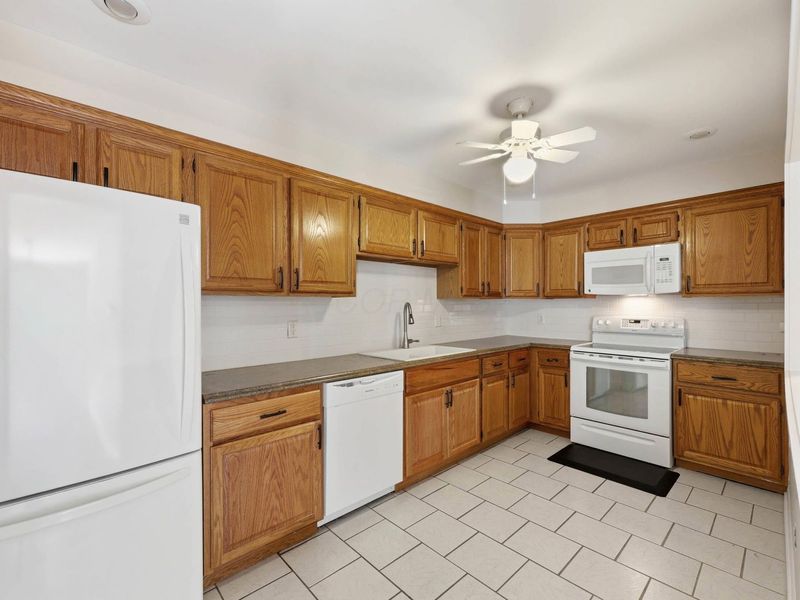 1512 Lafayette Drive, Unit A, Columbus, OH 43220 Photo 10