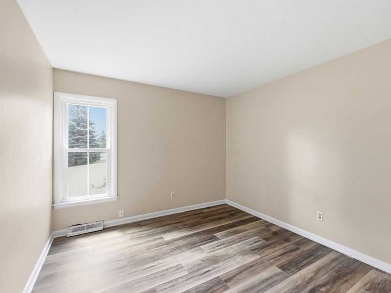 1512 Lafayette Drive, Unit A, Columbus, OH 43220 Photo 12