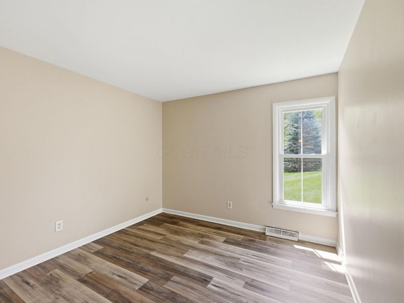 1512 Lafayette Drive, Unit A, Columbus, OH 43220 Photo 14