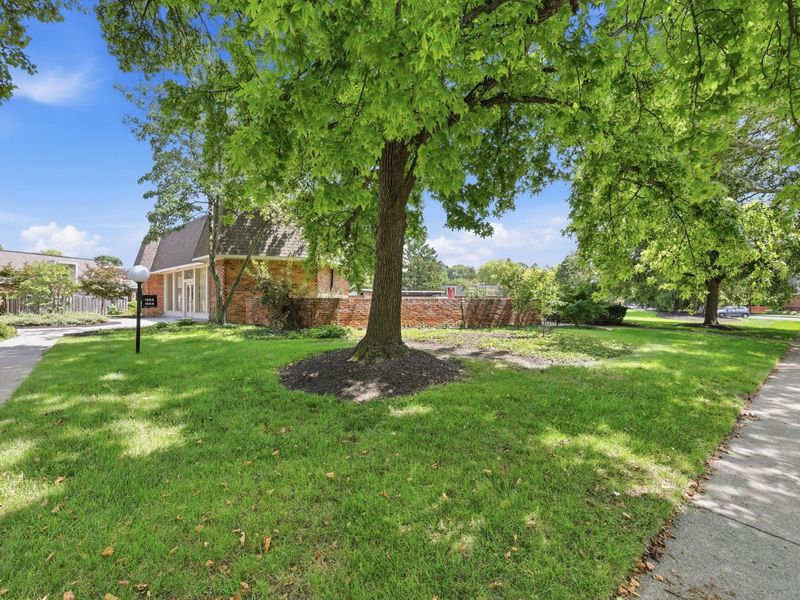 1512 Lafayette Drive, Unit A, Columbus, OH 43220 Photo 24