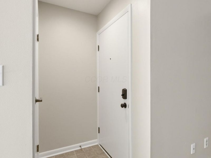 1512 Lafayette Drive, Unit A, Columbus, OH 43220 Photo 5