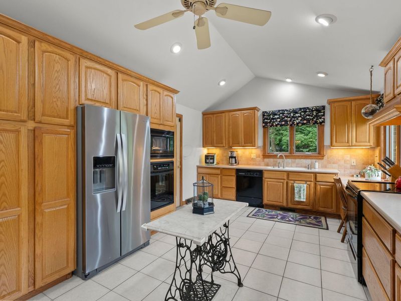 1360 Portage Drive , Columbus, OH 43235 Photo 15