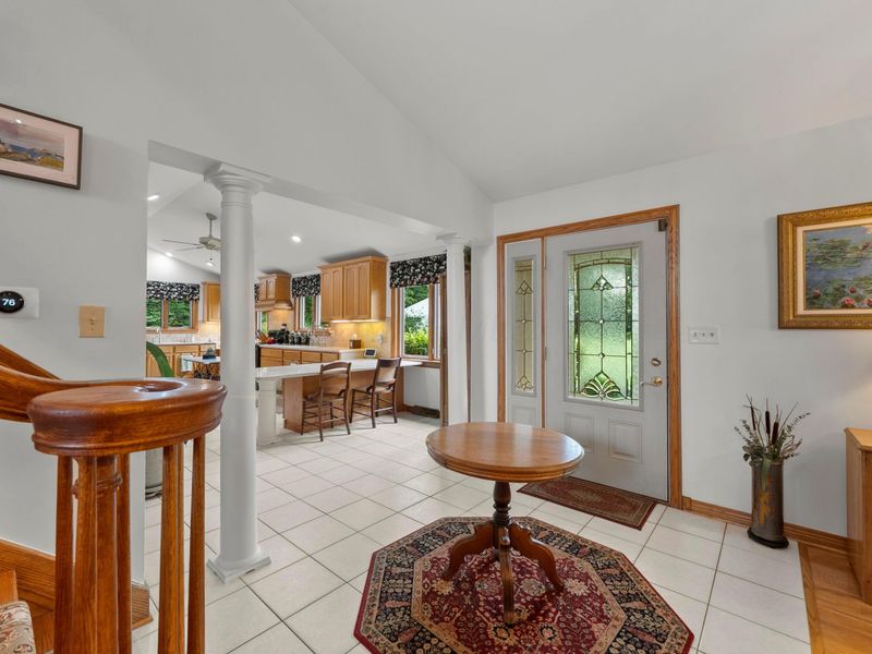 1360 Portage Drive , Columbus, OH 43235 Photo 9