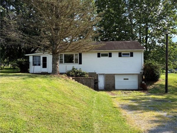 5802 State Route 212 , Mineral City, OH 44656
