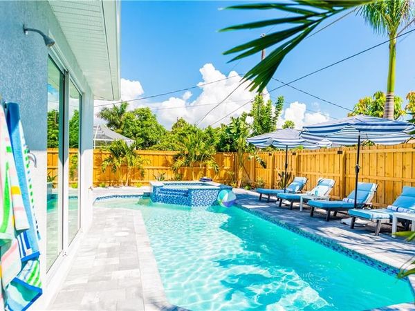 548 101st AVE, NAPLES, FL 34108