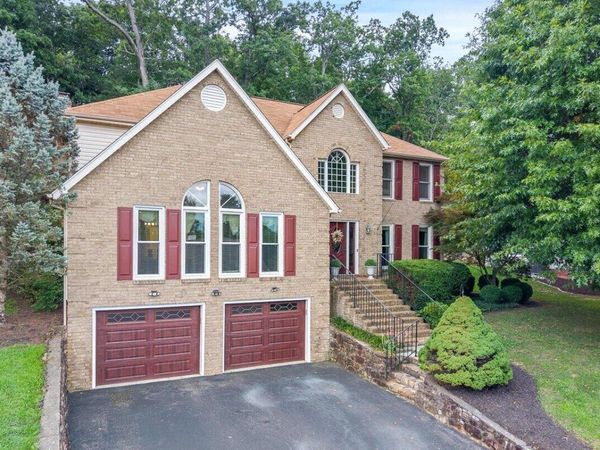 2138 Stone Mill DR, Salem, VA 24153