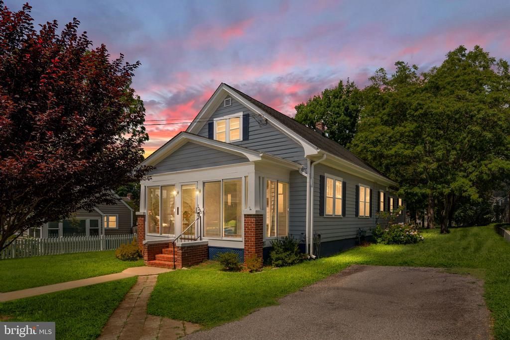 1233 Dandridge Street, Fredericksburg, VA 22401 Main Photo