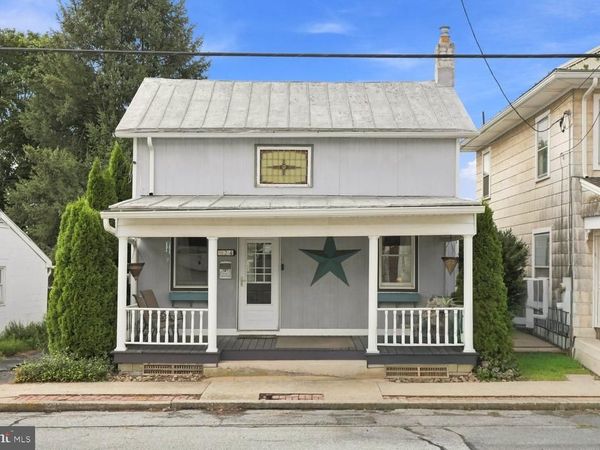 24 E CARPENTER AVENUE, MYERSTOWN, PA 17067