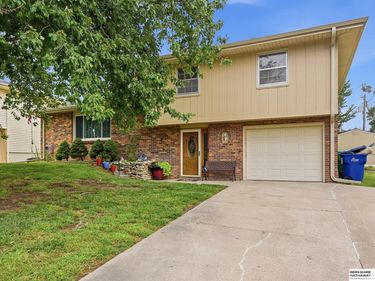 8205 Clairmont Avenue, Ralston, NE 68127