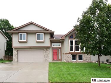 15255 Locust Street, Omaha, NE 68116