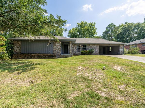 3108 Fernway Dr., Hattiesburg, MS 39401