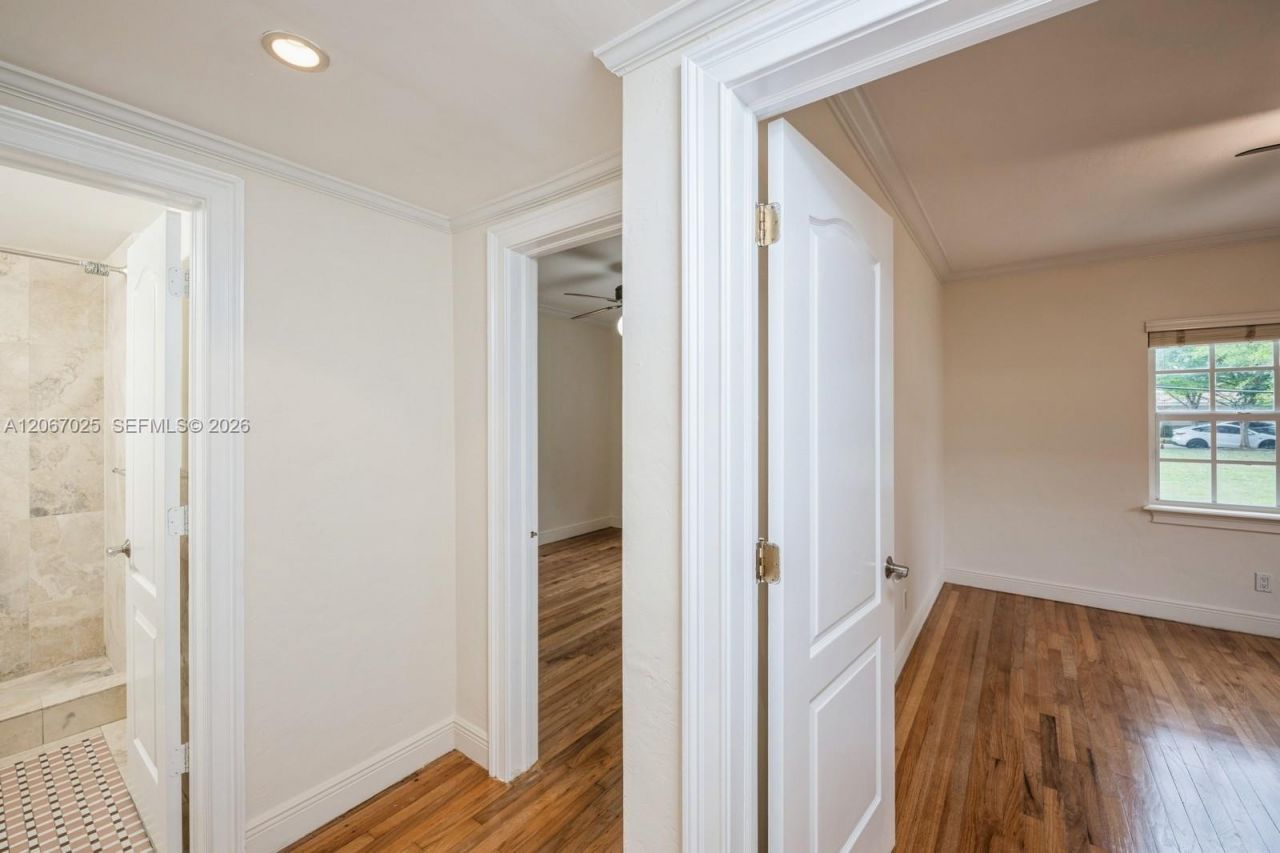 237 Madeira Ave, Unit 1, Coral Gables, FL 33134 Photo