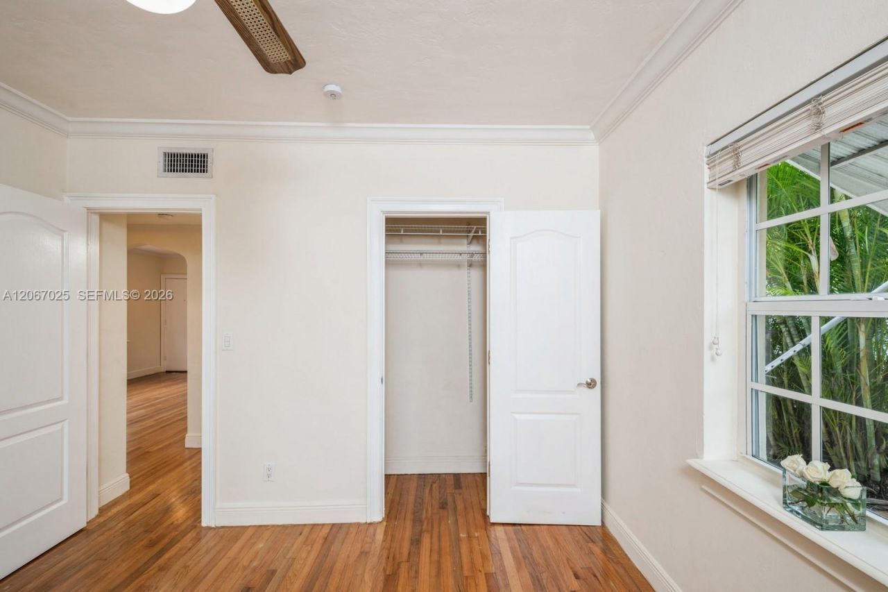 237 Madeira Ave, Unit 1, Coral Gables, FL 33134 Photo