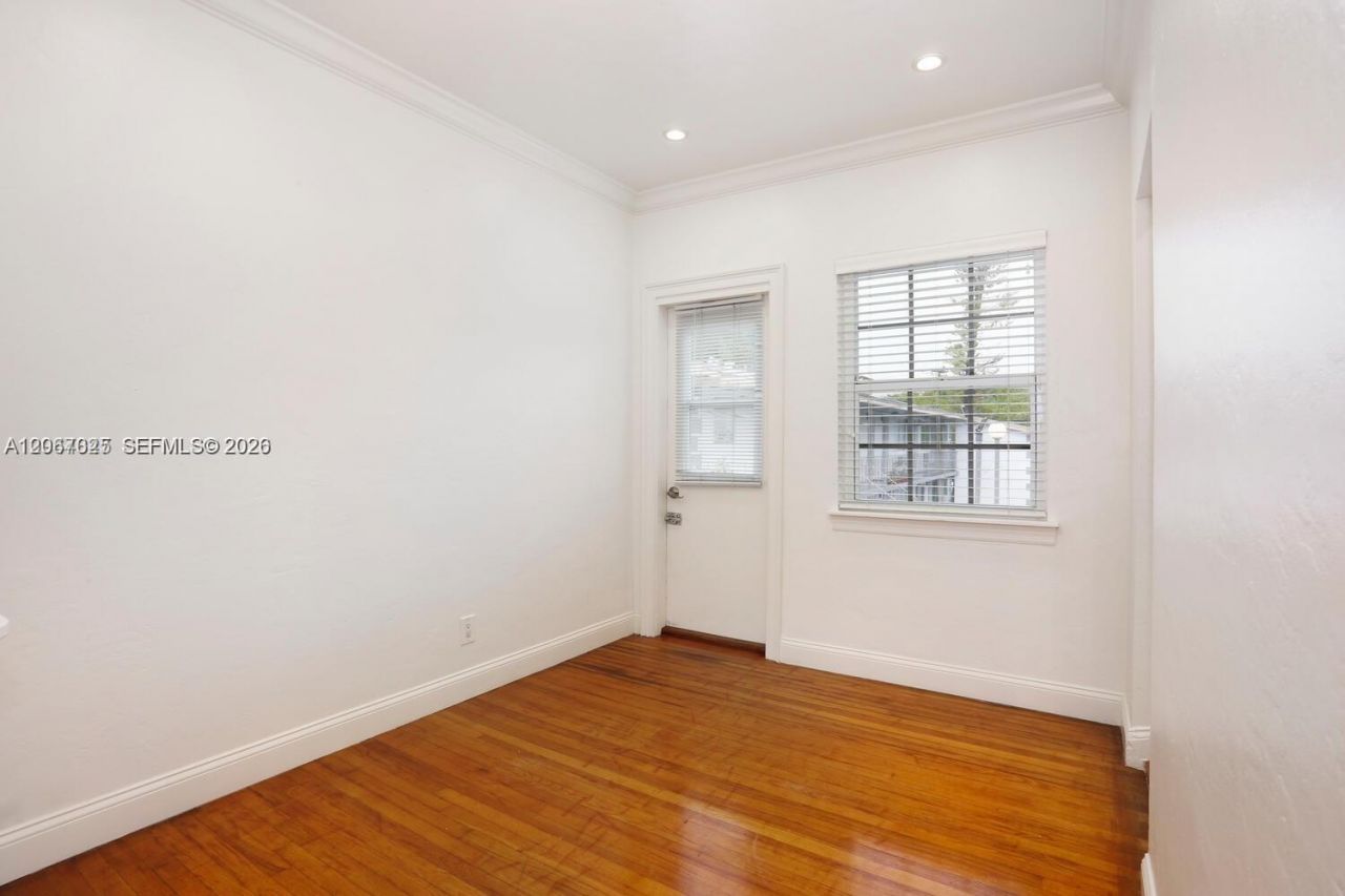 237 Madeira Ave, Unit 1, Coral Gables, FL 33134 Photo