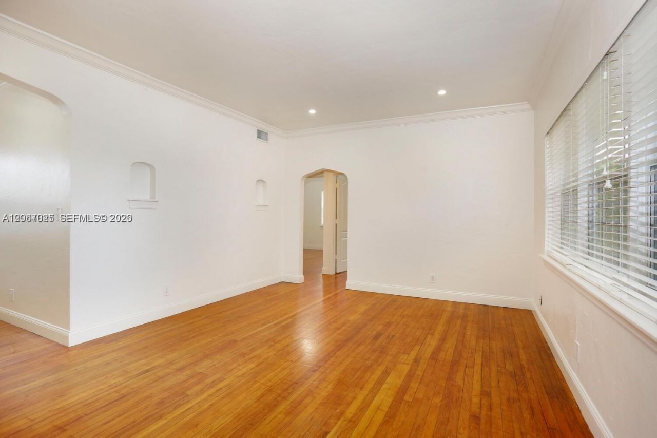 237 Madeira Ave, Unit 1, Coral Gables, FL 33134 Photo