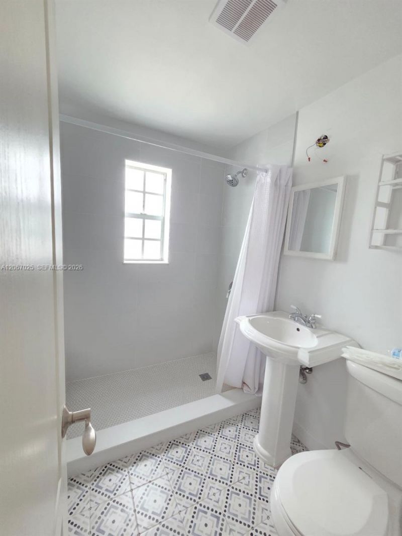 237 Madeira Ave, Unit 1, Coral Gables, FL 33134 Photo