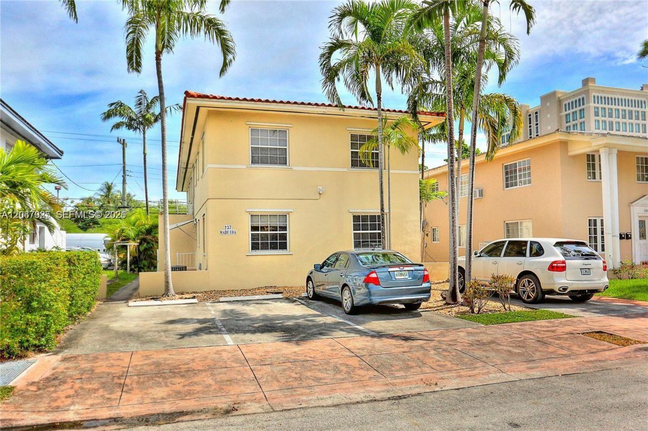 237 Madeira Ave, Unit 1, Coral Gables, FL 33134 Photo