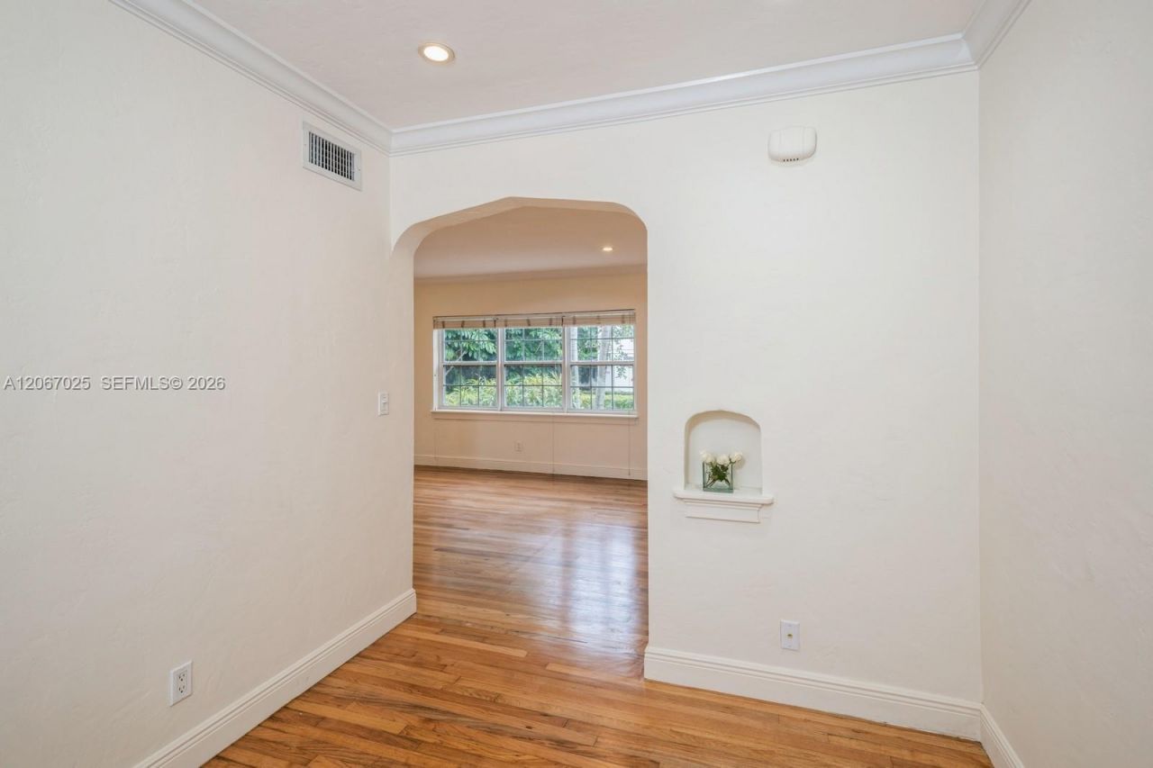 237 Madeira Ave, Unit 1, Coral Gables, FL 33134 Photo