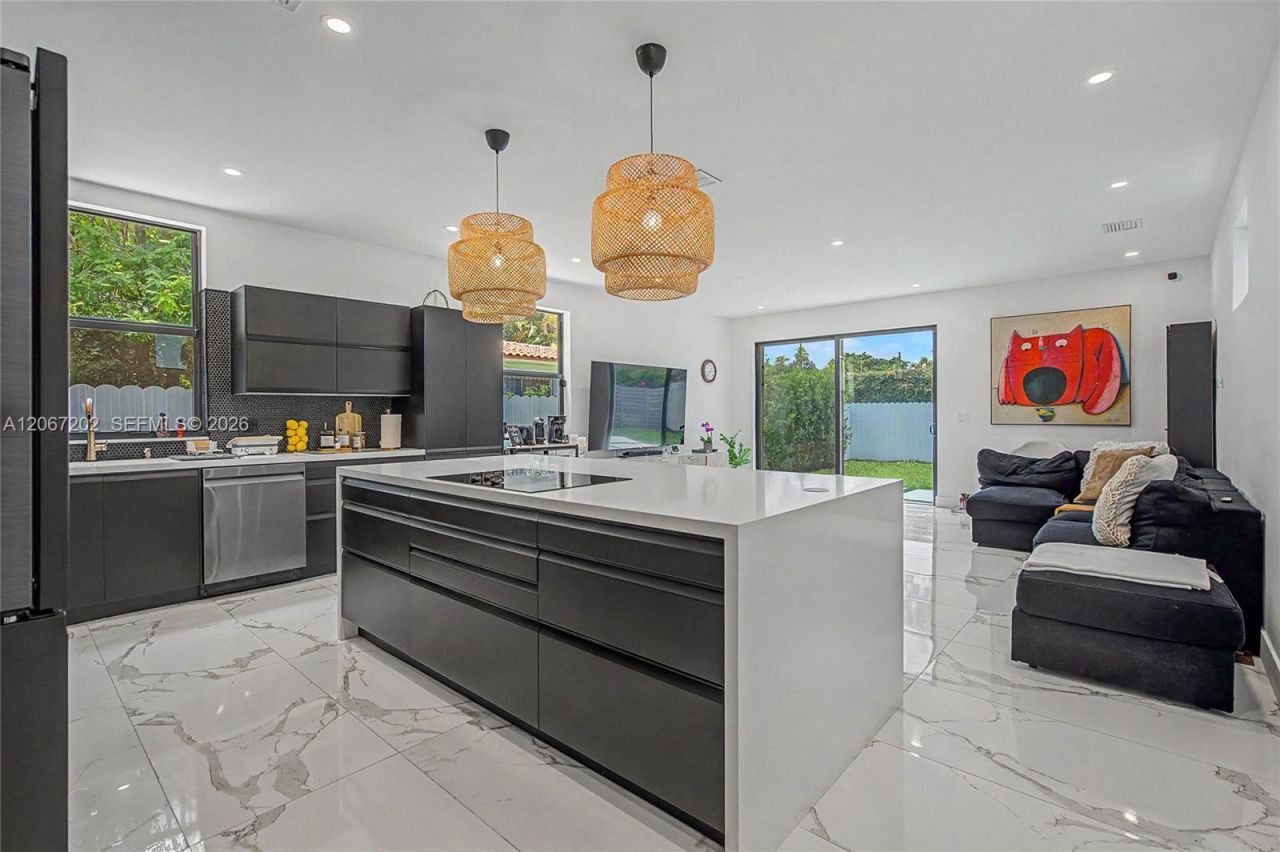 2320 SW 14th St, Miami, FL 33145 Photo