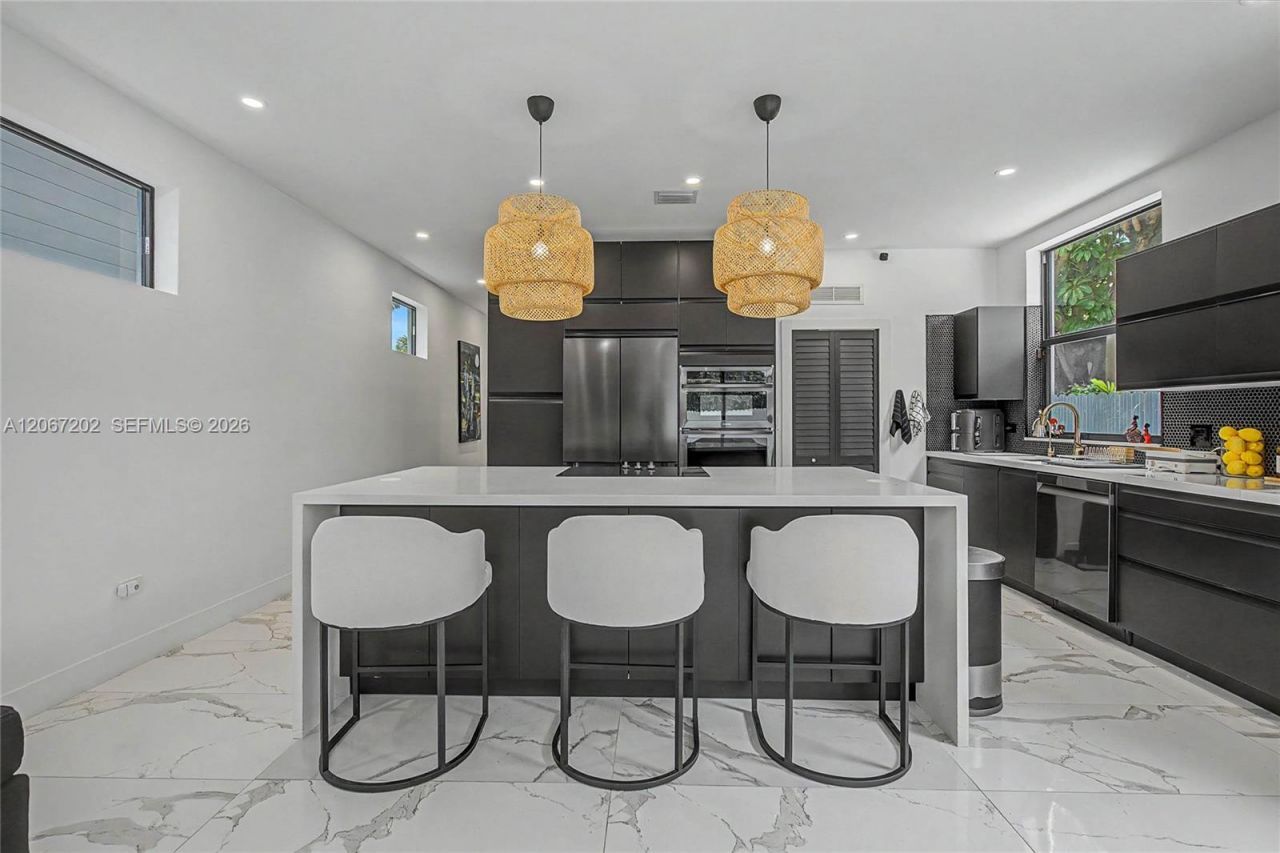 2320 SW 14th St, Miami, FL 33145 Photo