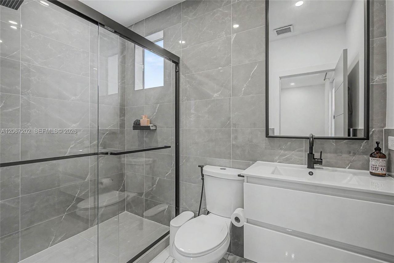 2320 SW 14th St, Miami, FL 33145 Photo