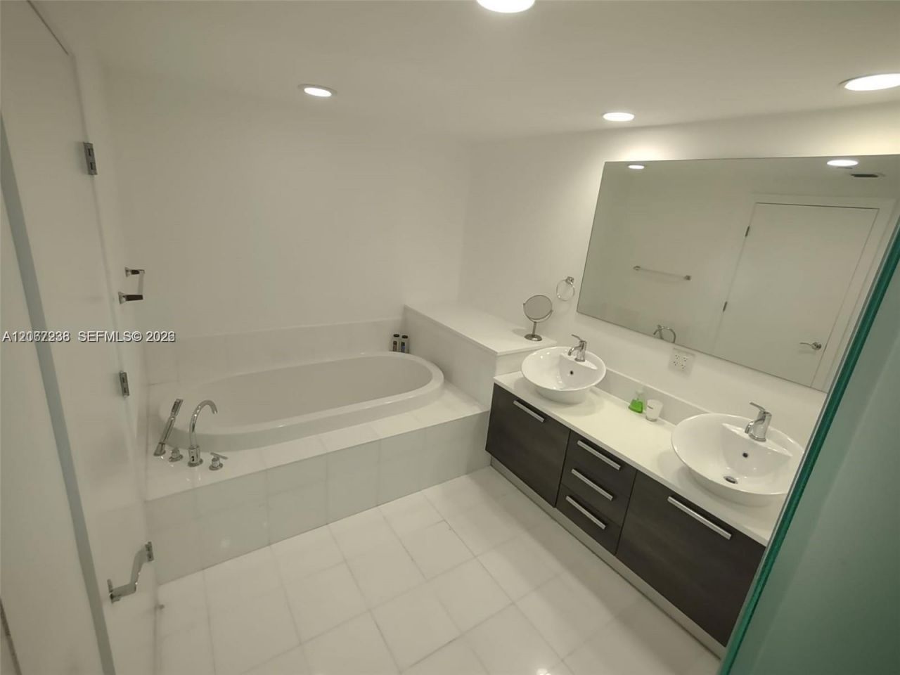 2950 NE 188th St , Unit 316, Aventura, FL 33180 Photo