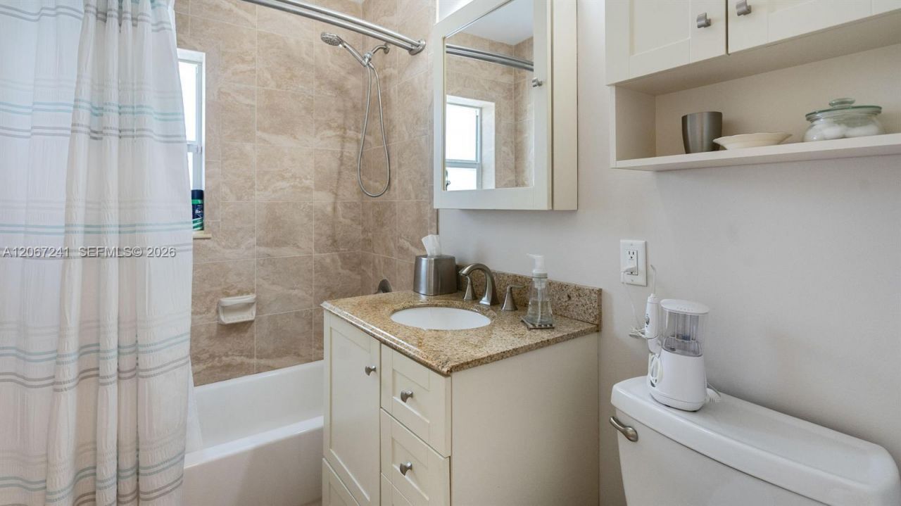 2549 NE 27th Ave , Fort Lauderdale, FL 33305 Photo