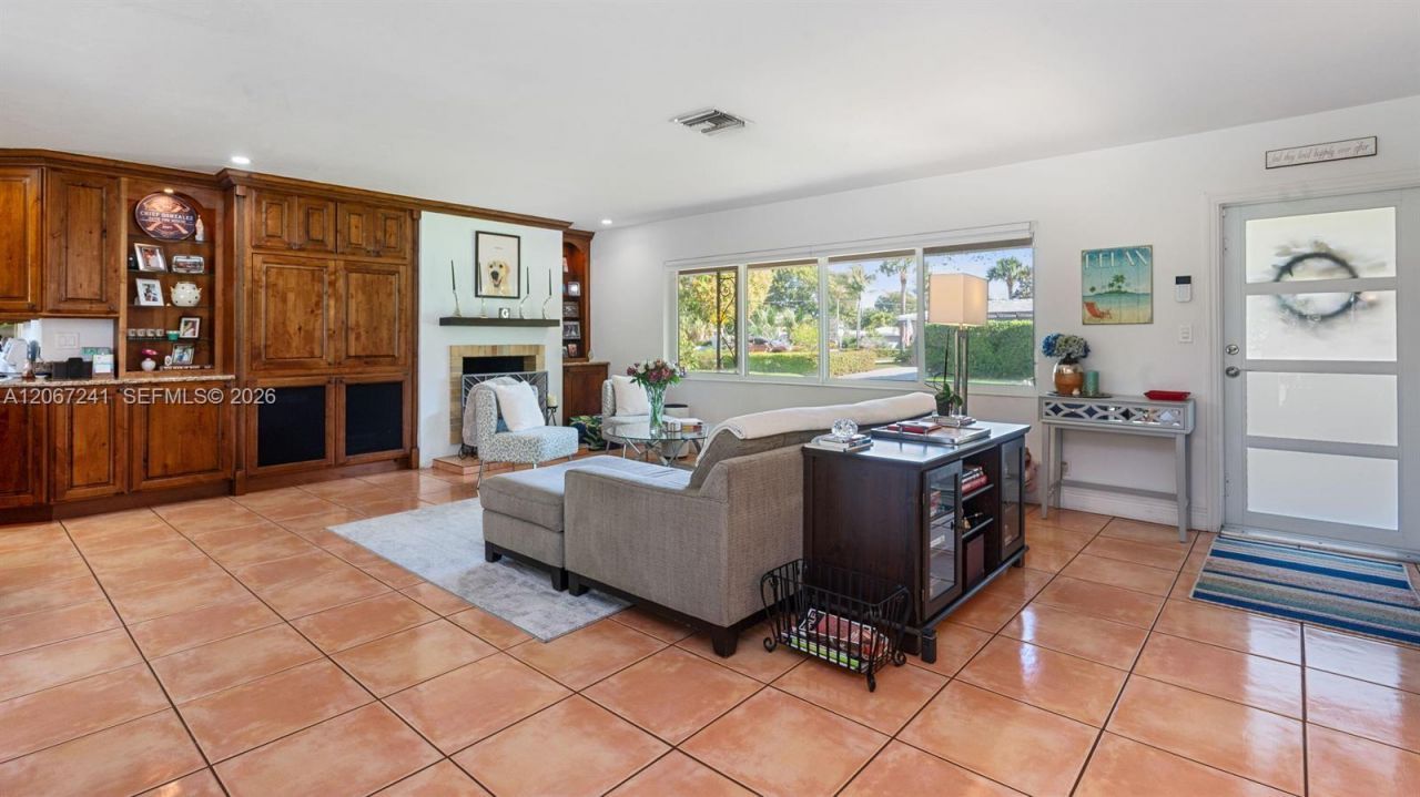2549 NE 27th Ave , Fort Lauderdale, FL 33305 Photo
