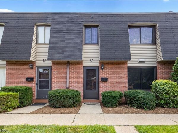 216 Moore Road, Unit 3V, Avon Lake, OH 44012