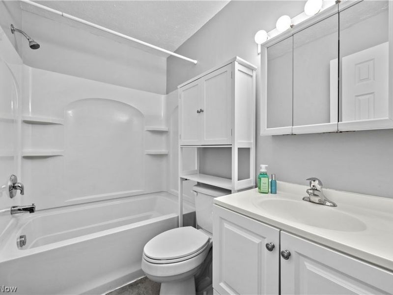 216 Moore Road, Avon Lake, OH 44012 Photo 18