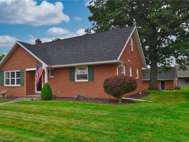 825 4th Street SW, New Philadelphia, OH 44663
