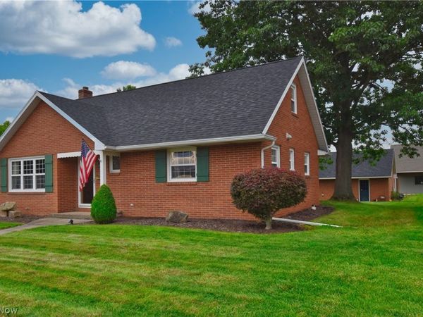 825 4th Street SW, New Philadelphia, OH 44663