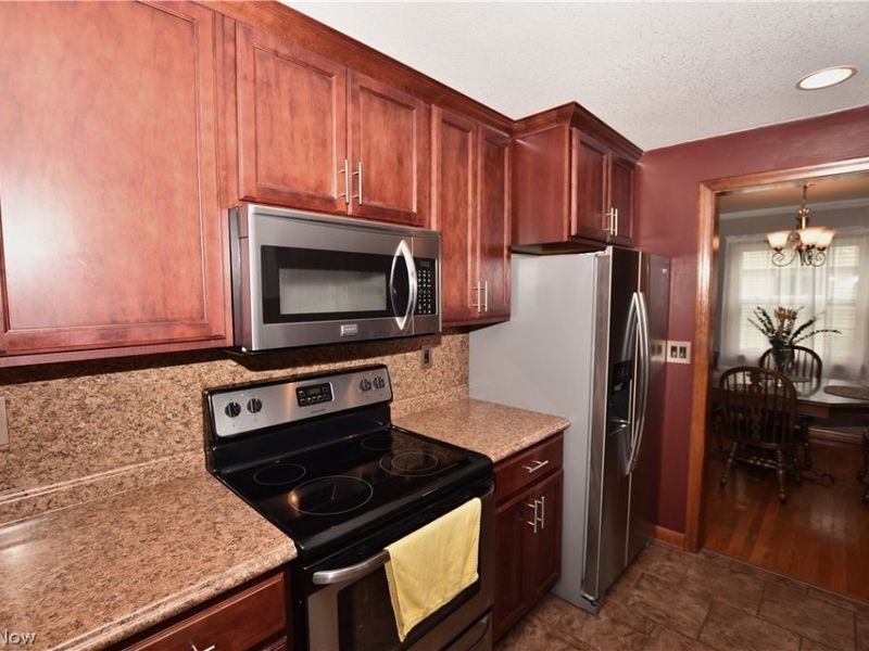 825 4th Street SW, New Philadelphia, OH 44663 Photo 10