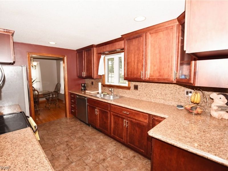 825 4th Street SW, New Philadelphia, OH 44663 Photo 11
