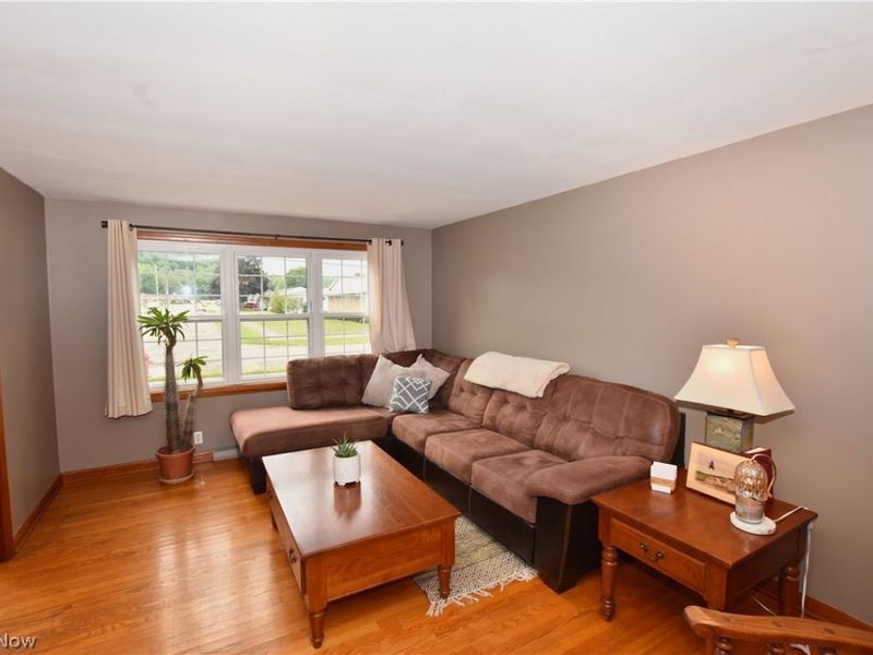 825 4th Street SW, New Philadelphia, OH 44663 Photo 5