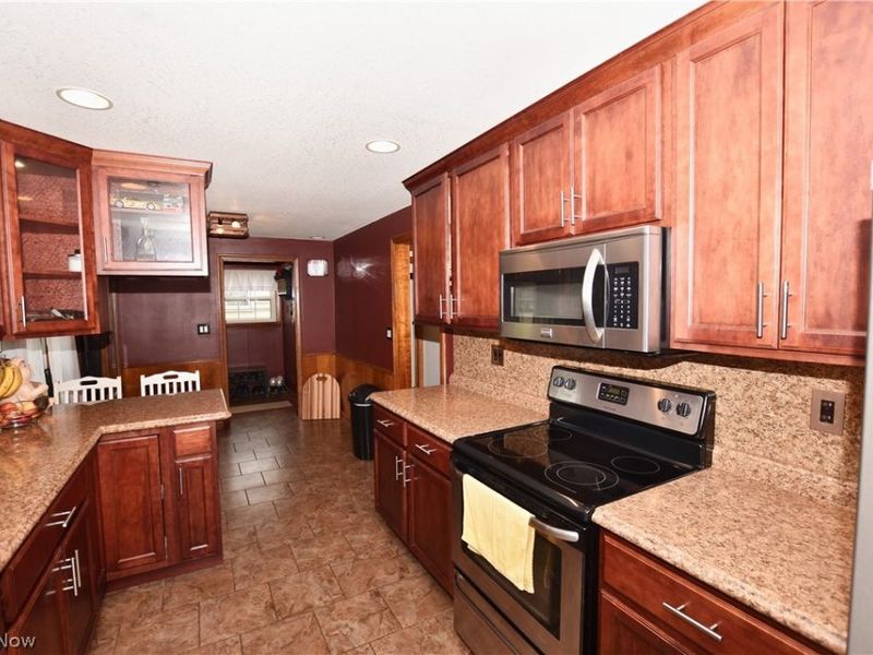 825 4th Street SW, New Philadelphia, OH 44663 Photo 8