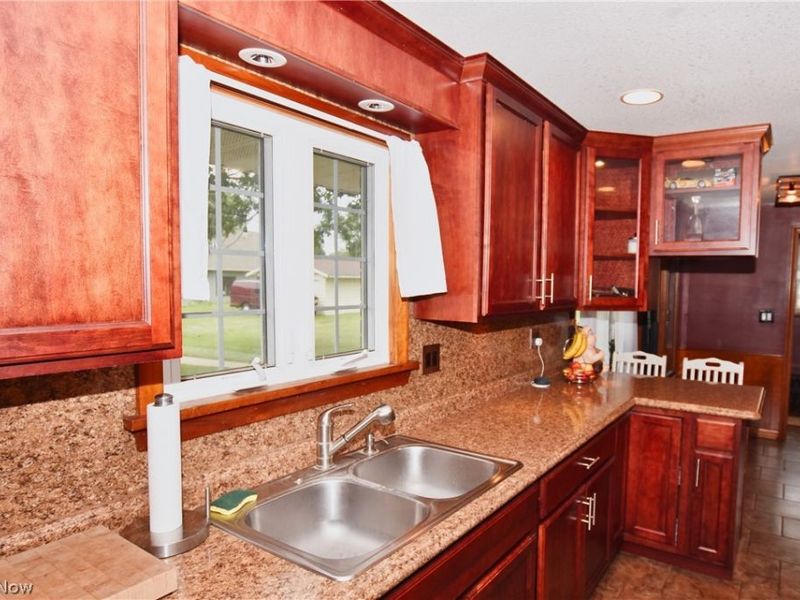 825 4th Street SW, New Philadelphia, OH 44663 Photo 9