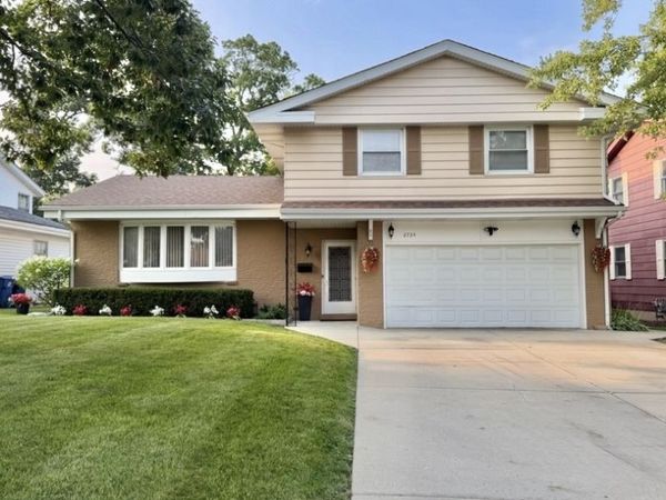 2724 Hyde Park Avenue , Waukegan, IL 60085