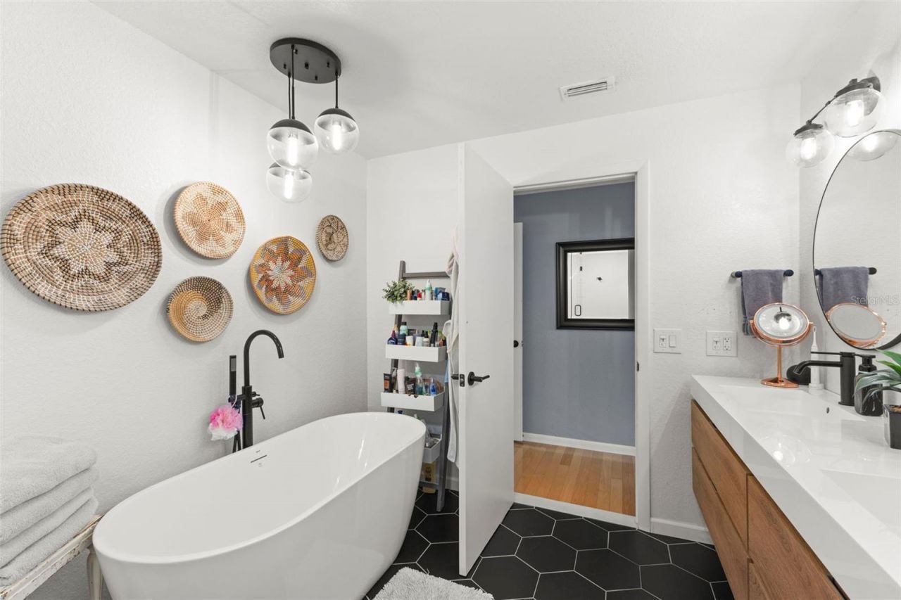 93 S Canal Drive, Palm Harbor, FL 34684 Photo