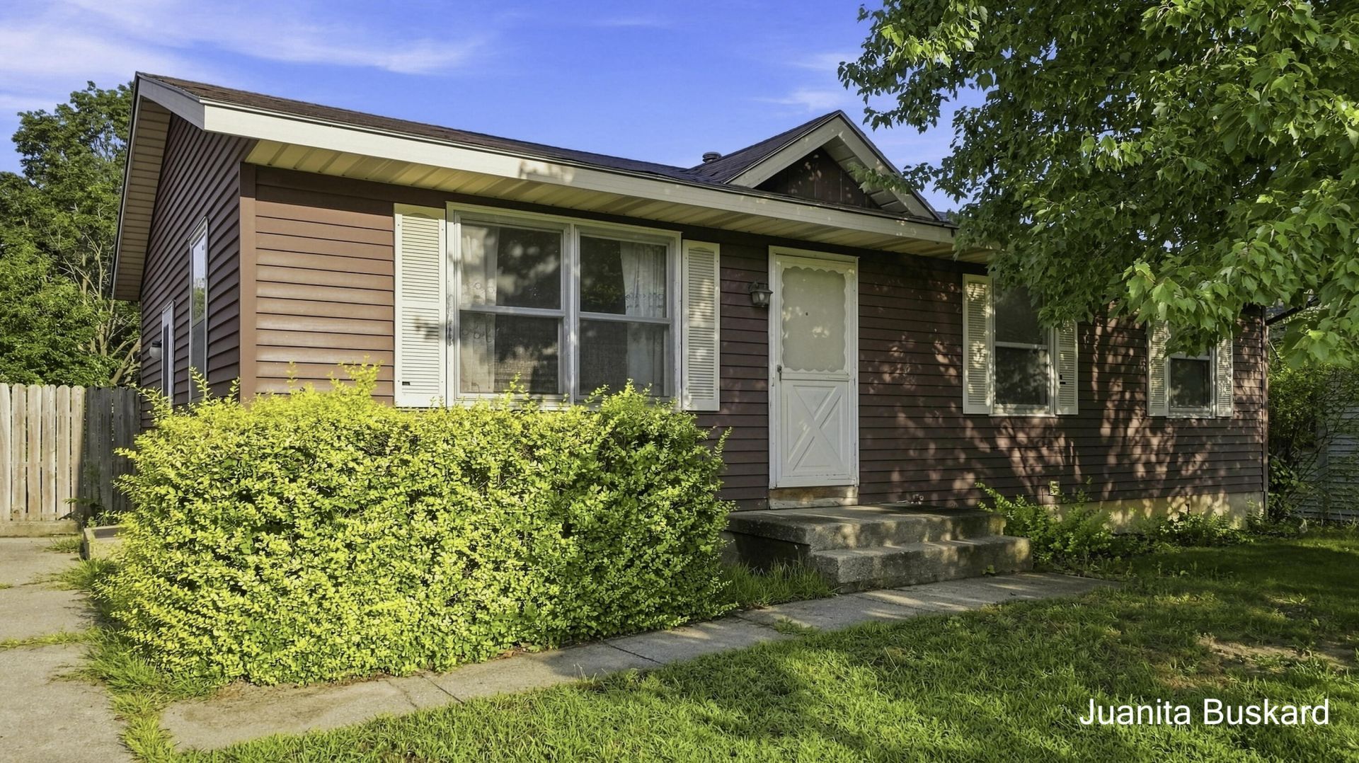 3675 Bluebird Avenue Sw, Wyoming, MI 49519 Main Photo