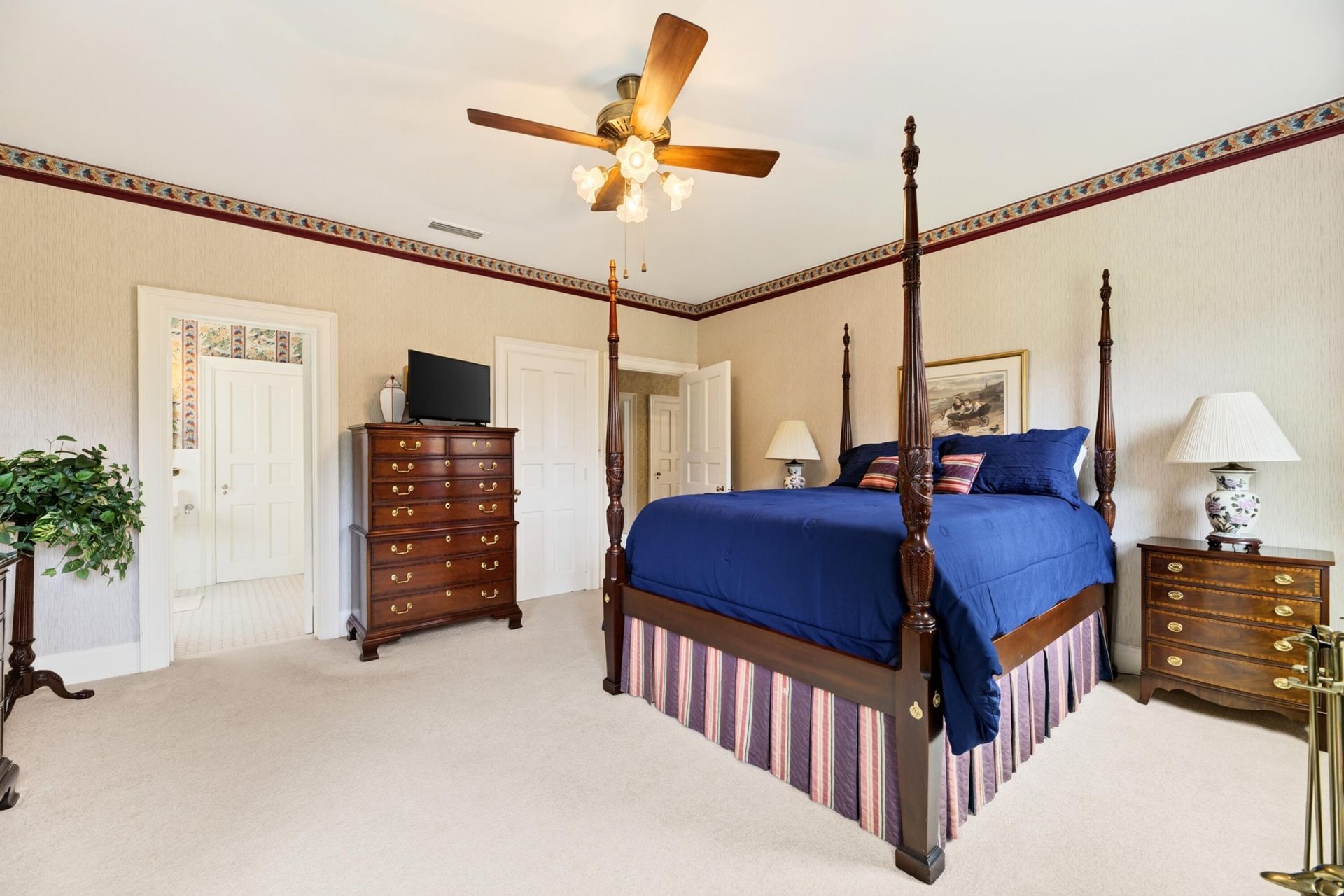 2418 Broughton Street Photo 26
