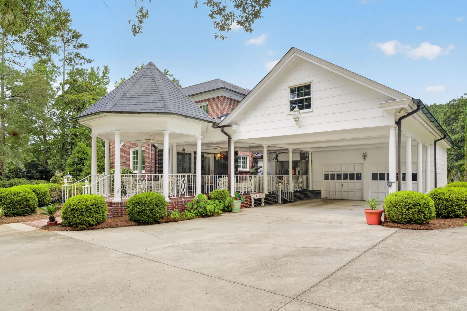 2418 Broughton Street Photo 32