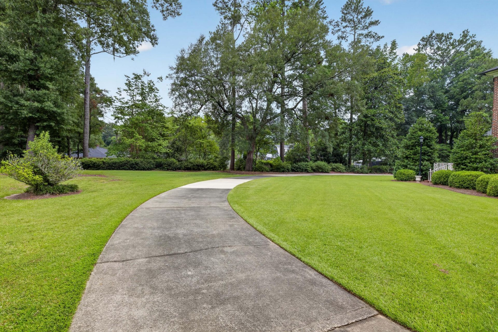 2418 Broughton Street Photo 41