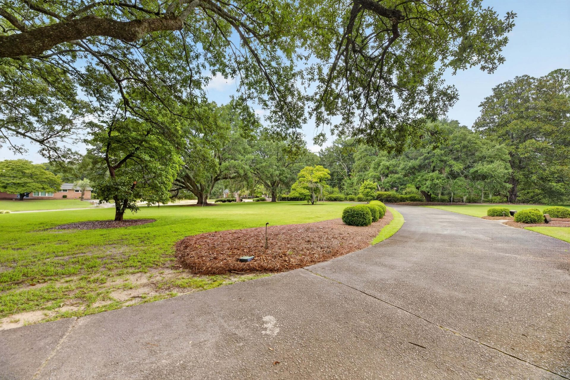 2418 Broughton Street Photo 42