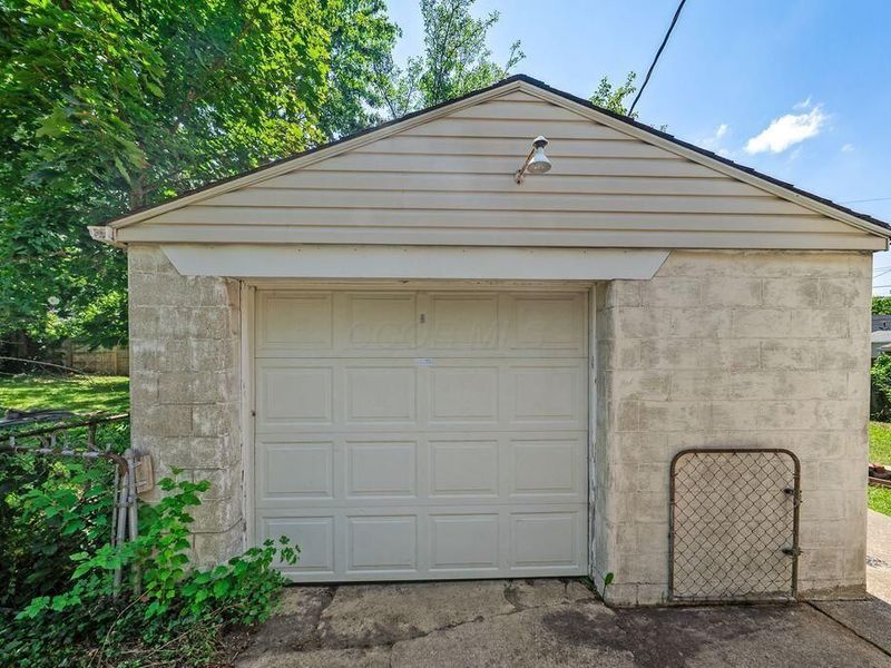 1701 E Dunedin Road , Columbus, OH 43224 Photo 36