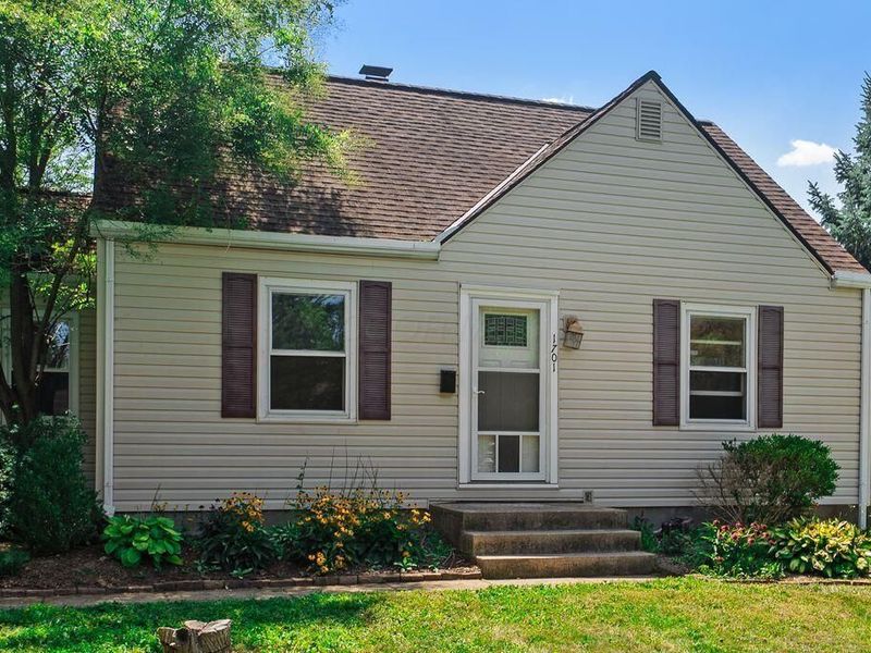 1701 E Dunedin Road , Columbus, OH 43224 Photo 4