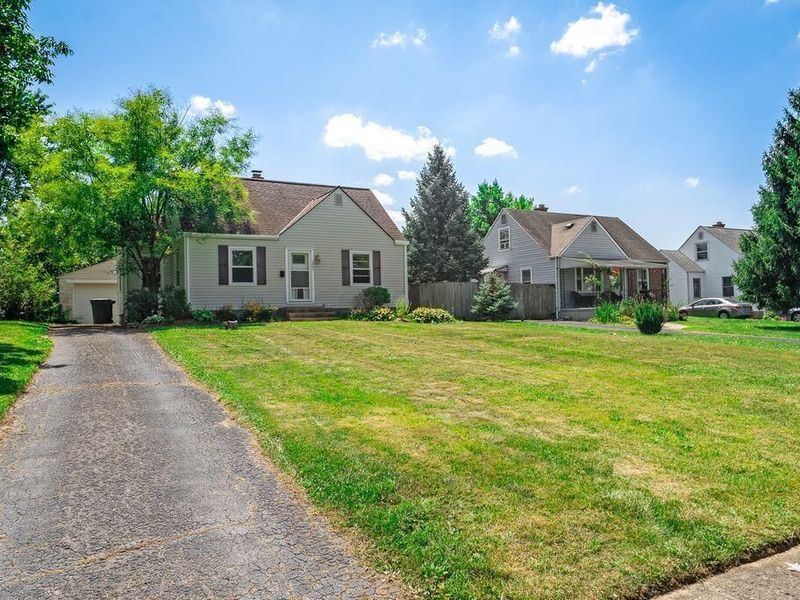 1701 E Dunedin Road , Columbus, OH 43224 Photo 5